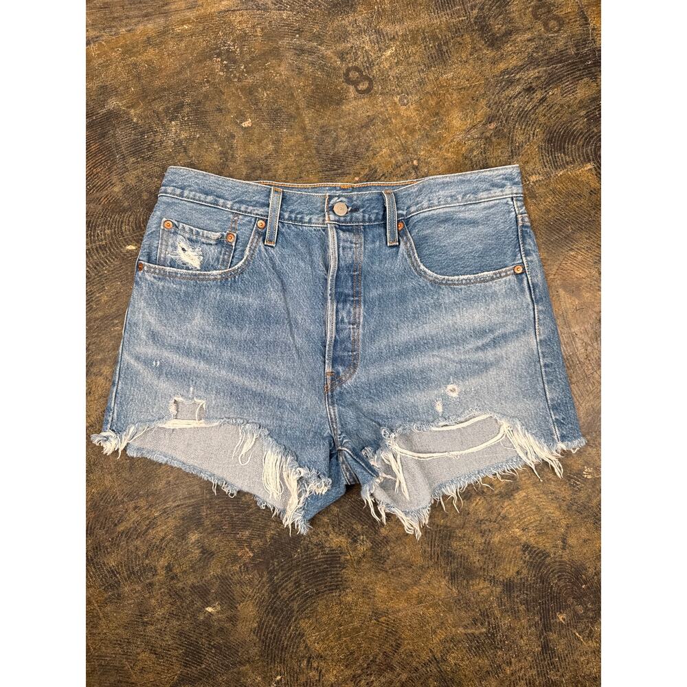 Levi’s 501 High Rise Denim Shorts Frayed Hem Button Fly Women’s W32